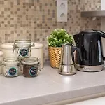 Apartment Aesthetic Located In Centre With Balcony By Renters *