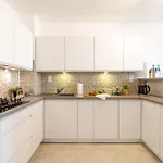 Aesthetic Located In Centre With Balcony By Renters *