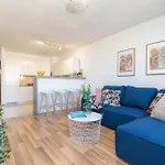 Apartment Aesthetic Located In Centre With Balcony By Renters