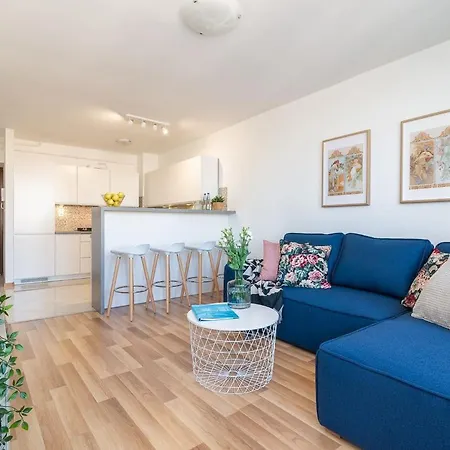 Apartamento Navy Aesthetic With Balcony By Renters
