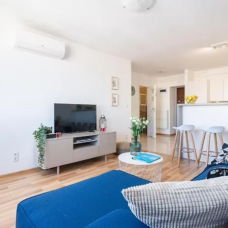 דירה Aesthetic Apartment Located In Centre With Balcony By Noclegi Renters ורשה