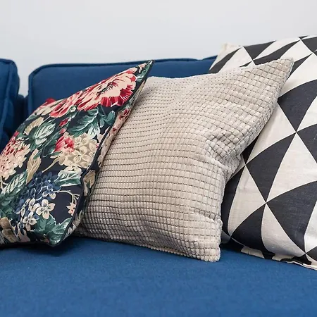 Navy Aesthetic With Balcony By Renters