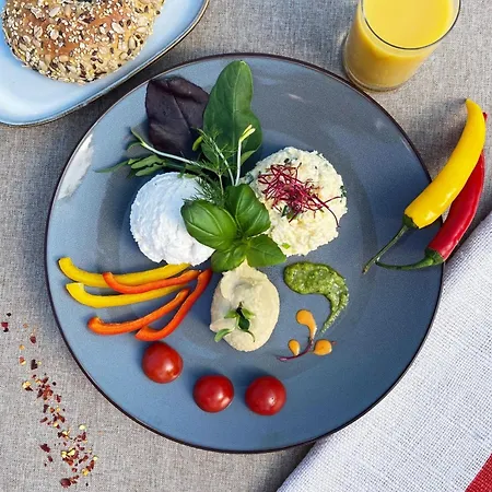 Aesthetic Apartment Located In Centre With Balcony By Noclegi Renters *