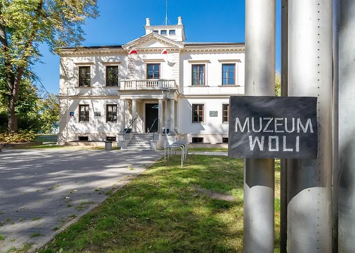 Aesthetic Located In Centre With Balcony By Renters