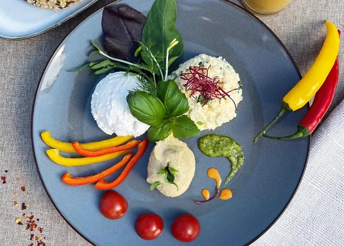 Aesthetic Located In Centre With Balcony By Renters *